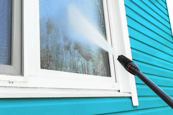Seasonal Pressure Washing Service: Preparing for Winter and Summer