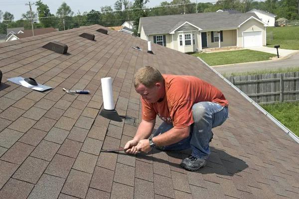 Top Questions to Ask a Roofing Contractor in Casco Before You Hire