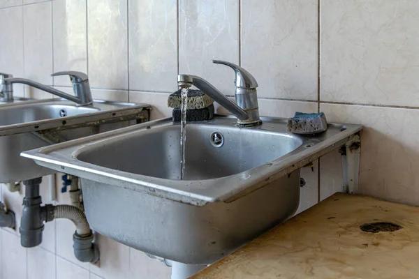 Benefits of Installing a Stainless Utility Sink