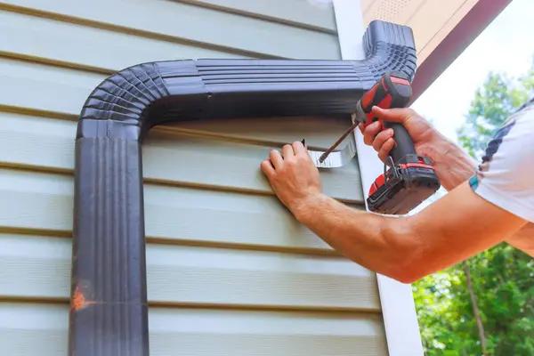 What Homeowners Should Know Before Hiring Roof Replacement Services